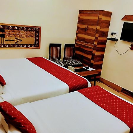 Bhagyashree Guest House 2 Km To Vishwanath Temple, Ganga Ghat Parking Available Varanasi Exterior foto